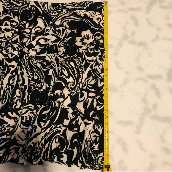 LAUREN RALPH LAUREN FLORAL/PAISLEY BLACK & WHITE SILK SKIRT. SIZE:(14) - Picture 9 of 10